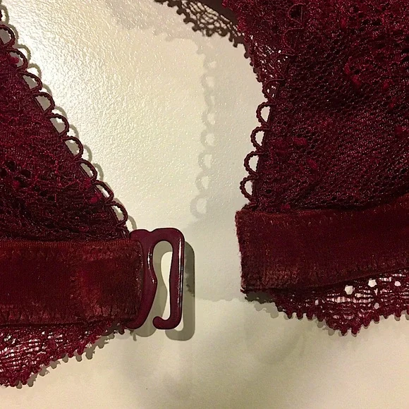Victoria‘s Secret Maroon Lace Bralette - Picture 5 of 15